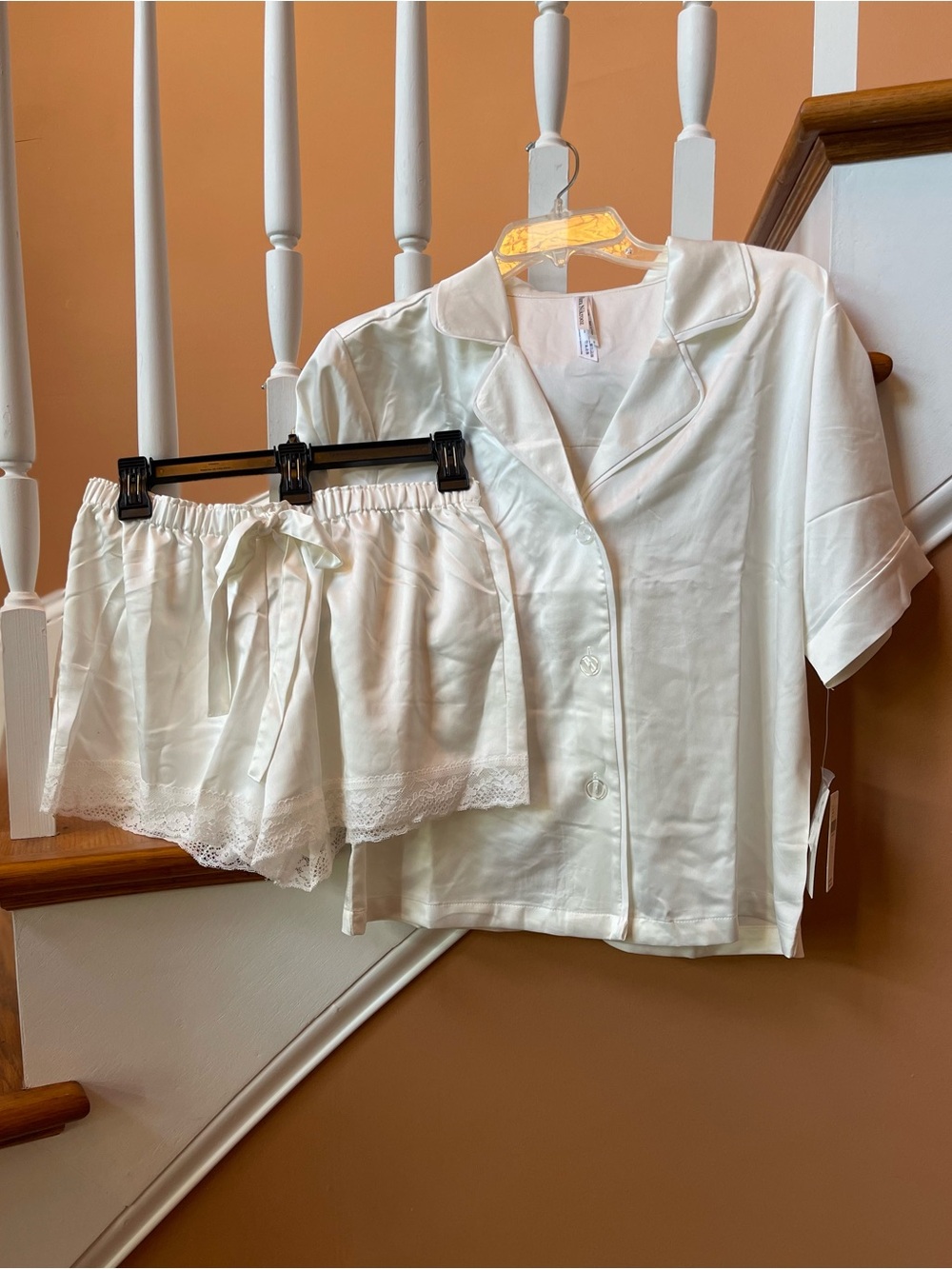 Flora Nikrooz SM NWT “Bride” satin p.j. Set w/lace trimmed shorts/embroidery - Picture 12 of 16